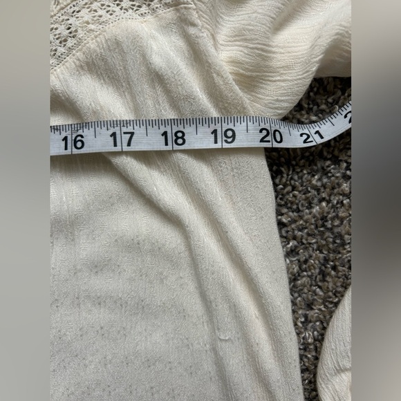 American Eagle cream colored crocheted boho fashion top sizes at XXS - Picture 9 of 11